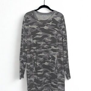 Athleta Gray Camouflage Long Sleeve Dress